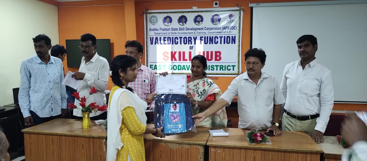 AP_Skill's tweet photo. @AP_Skill has Conducted Valedictory Function at Government ITI College, #Bommuru @egodavarigoap https://t.co/SzpBQ1s08V