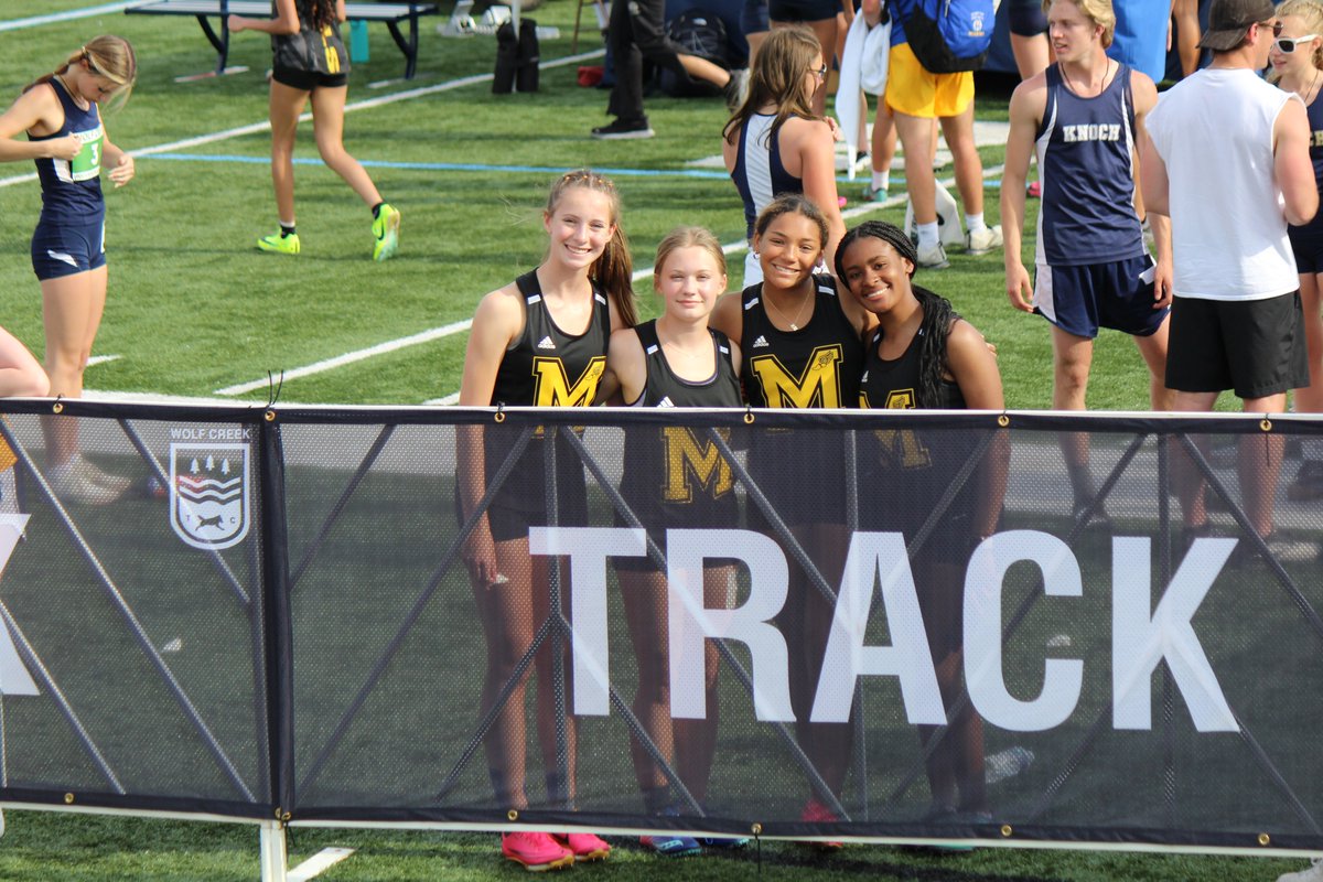 ErikaHornyakL's tweet photo. Good Luck at WPIALs to our young and mighty 4 by 100M Relay team. Wishing postive vibes to all the Montour WPIAL qualified athletes today!! BEST OF LUCK. #Montourproud @MontourXC @chloehornyak https://t.co/3wDPOdzLp6