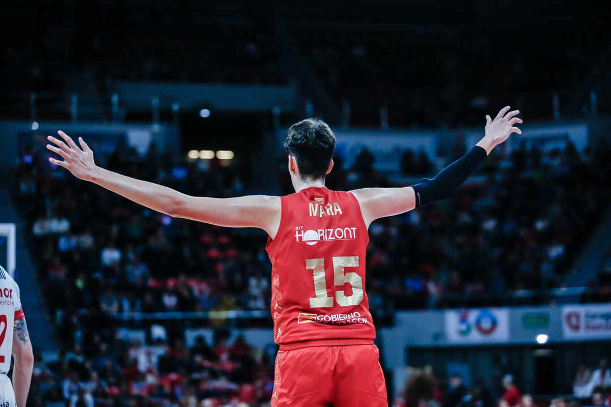 carlosjimenezsb's tweet photo. LA DECISIÓN DE ADAY MARA
Mi 2º artículo de opinión en @JotDownSport. Siguiendo ritual, hablé con gente de su entorno. Me encantaría verlo un año más en Europa, se van cada vez más pronto. La NCAA ya paga (mucho). ¿Qué hacer @fullmuntion @gaboloaizaperez.. 
https://t.co/H6gvZtnqrR https://t.co/gRWZLGpLDh