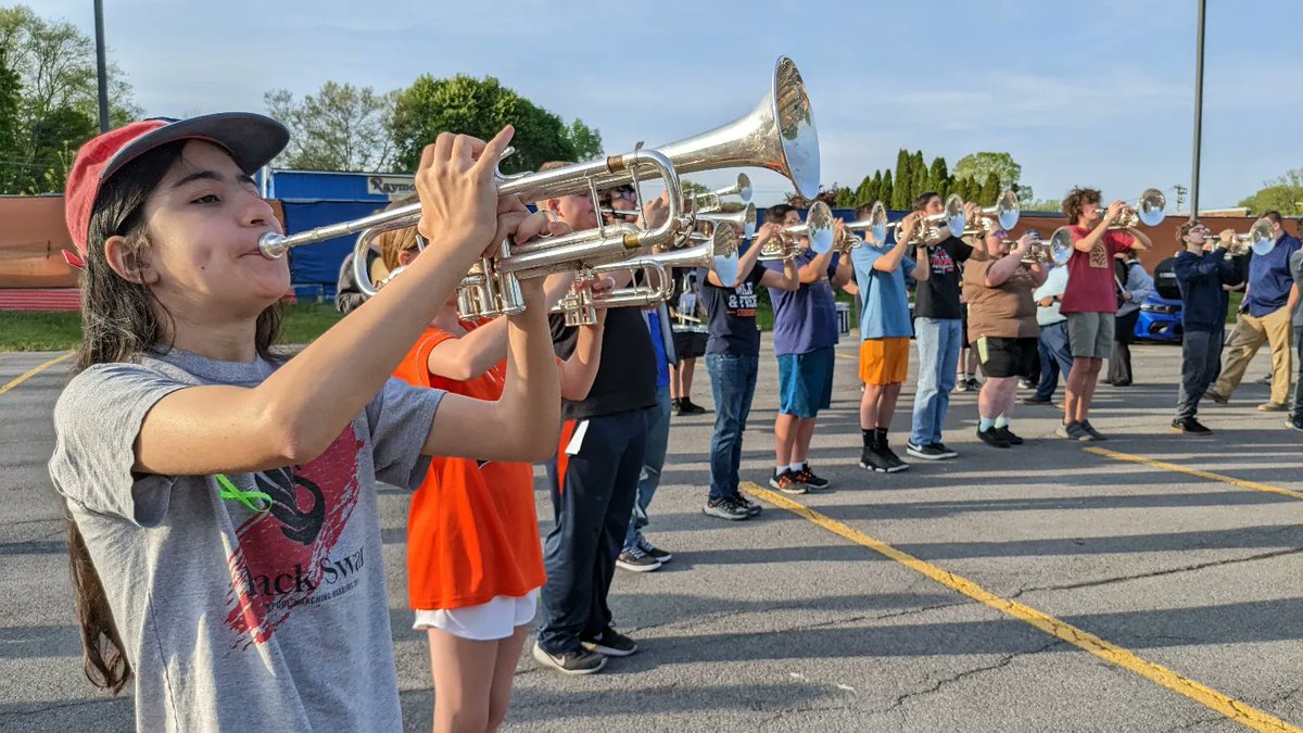 LHS_Marching's tweet photo. We're back in step and preparing for the Village of Liverpool Memorial Day parade! #paradeseason 🧡💙🎶🥁🎺🎷🏳️🇺🇲 @LCSDFineArts @LCSDOfficial @BrettRWoodcock @MrLawrence_LCSD https://t.co/4iBcQalENn