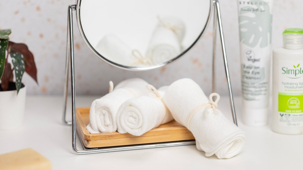 StylPro_UK's tweet photo. Let our Bamboo Face Cloths become your skincare's new BFF! Your skin deserves the best, and with our STYLPRO Bamboo Face Cloths, you'll glow like never before!✨
Only £7.99 for a pack of three here: https://t.co/ME7FmSqNdy 🛒
#stylpro #facecloth #bamboo #organic #sustainable https://t.co/MEFIaUfvA1