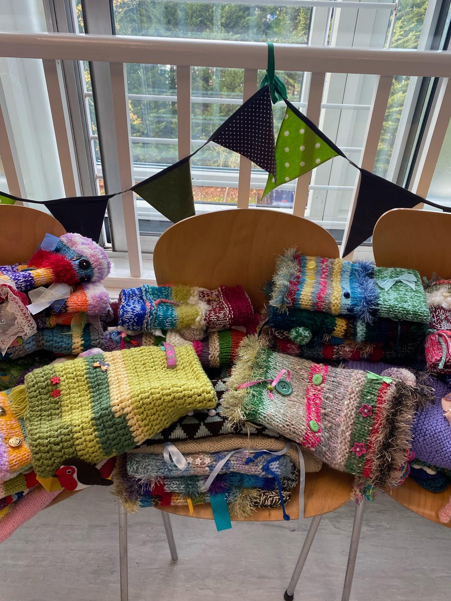 This week is #DementiaAwarenessWeek.
Thanks to your donations, we funded a dementia café on our wards to support patients with dementia. We would also like to say a huge thank you to the Grace family who donated dementia pets and to the keen knitters who kindly make twiddlemuffs!