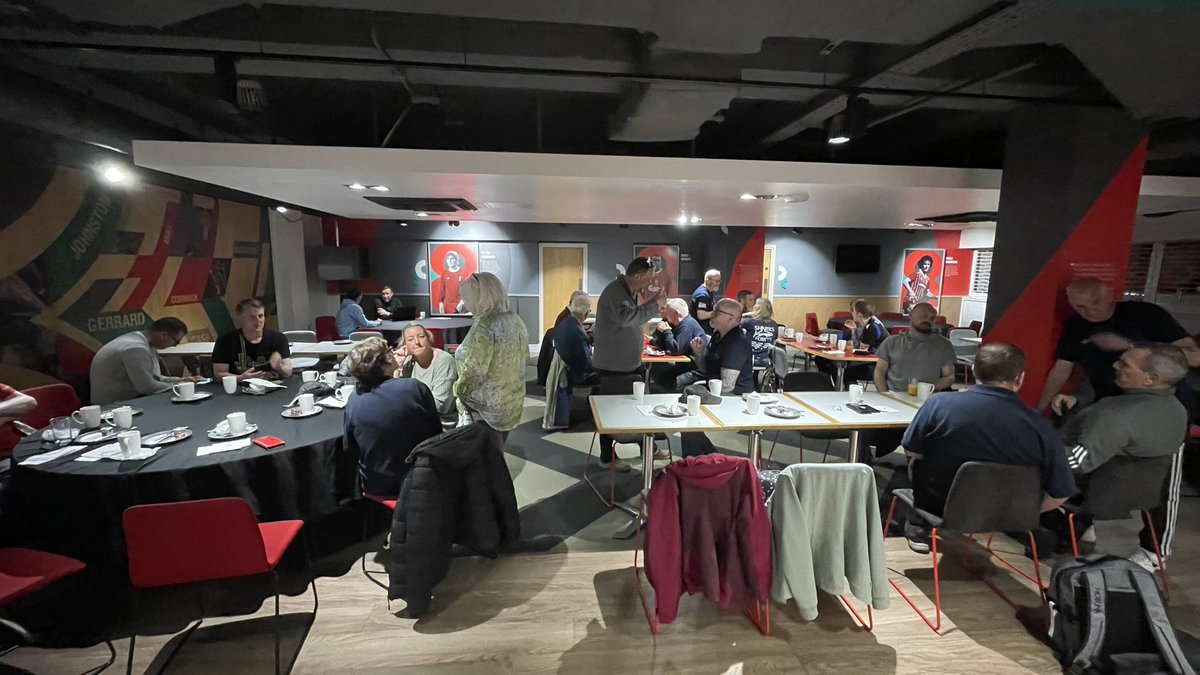 Great turn out for our NAAFI break this morning @LFC supported by @LFCFoundation great to catch up with the lads and girls from @SaleSharksRugby @LpoolVeterans