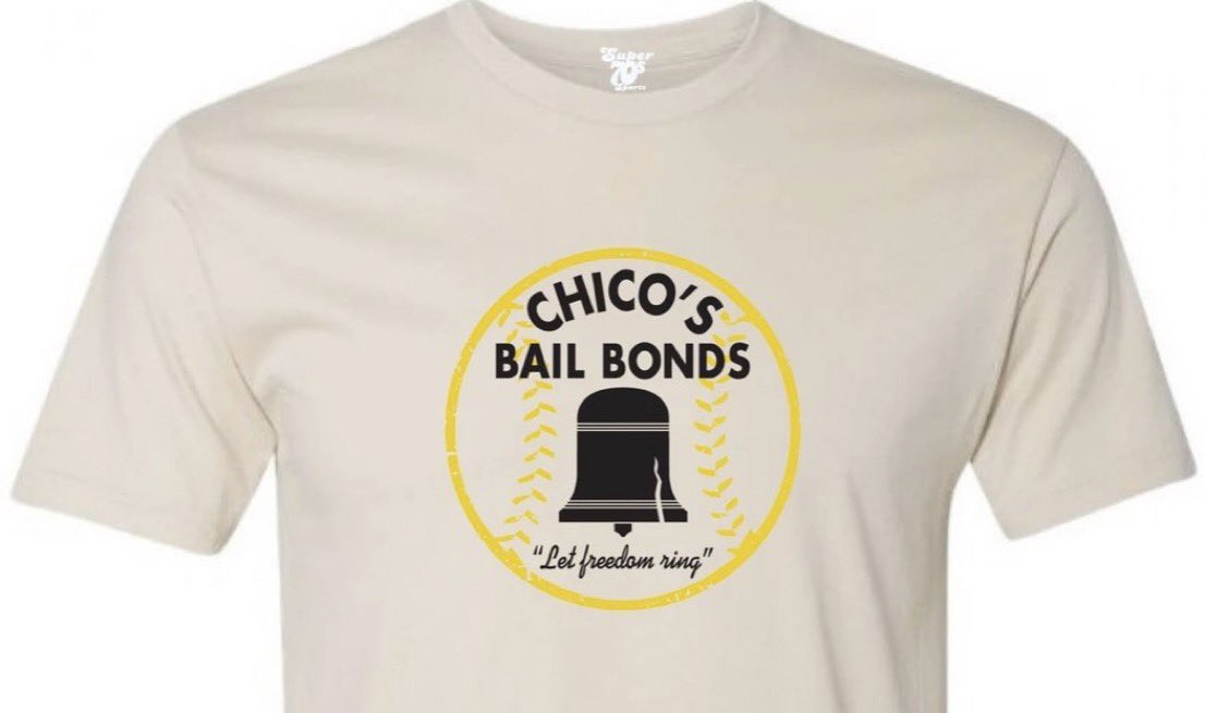 “Hey Yankees! You can take your apology and your trophy and shove it straight up your ass!”

👉 super70ssportsstore.com/products/chico…
