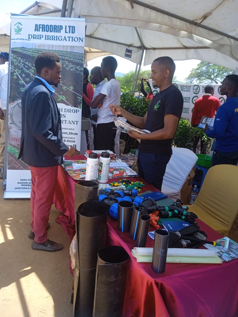 Afrodrip_ltd's tweet photo. We're currently exhibiting at the #MangoConferenceKE
In Makueni officiated by @GvnMutula & @OfficialMakueni aiming to provide a platform for business linkage and enhanced market access for Mango value chain actors
#irrigation #makueni https://t.co/JidyunT7H5