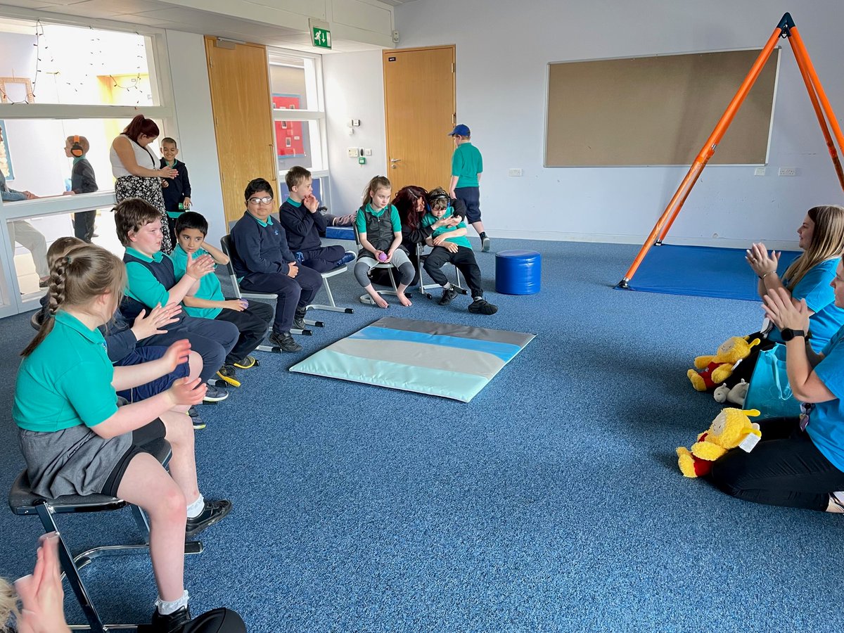 IsobelMair's tweet image. Thanks To Linsay &amp;amp; Erica for our  wonderful Book Bug sessions for some of the classes today to celebrate #BookbugWeek #weareIMS #bookbug #literacy @Bookbug_SBT