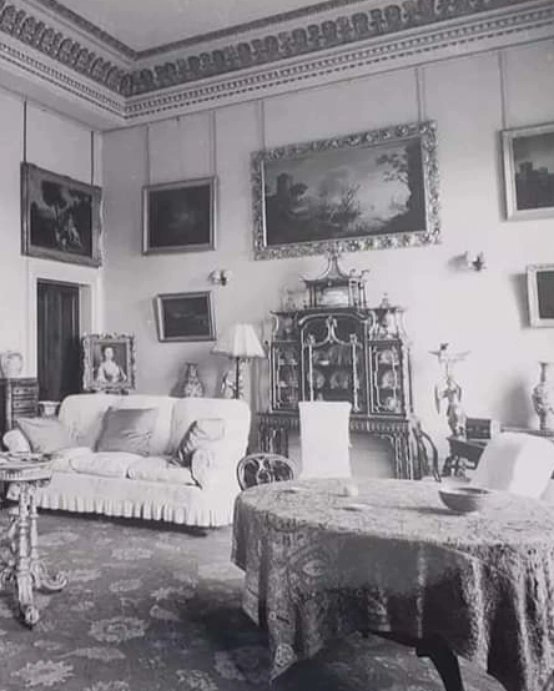 KenureP's tweet photo. The Kenure Tea cabinet one of the most famous and now one of the most valuable in the world sat in the Daly Parlour of Kenure from 1765 to 1964. Now in unknown private ownership. Commissioned by 1st Sir Roger Palmer and Lady Eleanor Ambrose and created hy Thomas Chippendale https://t.co/uxjdQOHpdC