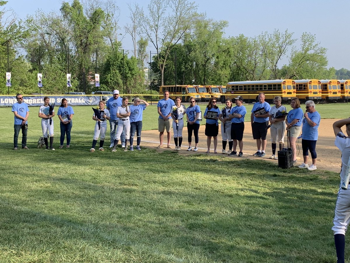 On Thursday, we celebrated our five senior Varsity Softball players: Payton Lennon, Liz Neeld, Isabella Ricciardi, Natalie Shiloni, and Juliet Yavas.

The team defeated New Hope 13-3 and were recognized after the game with flowers and gifts.

Thanks to all those who came out!!
