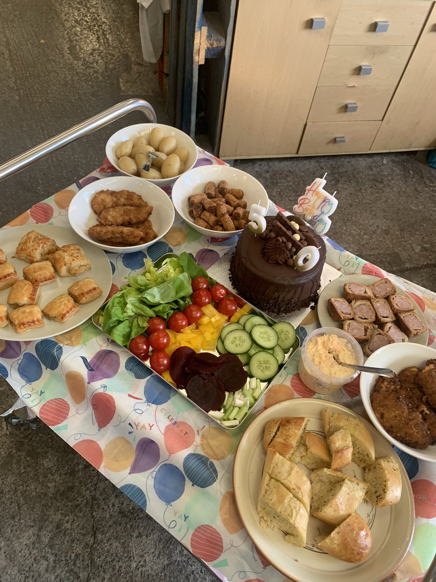 TatwsTrading's tweet photo. Mammy #tatws spoiling us for Dinner ๐๐๐๐๐๐๐ https://t.co/yp4dqpRt0F
