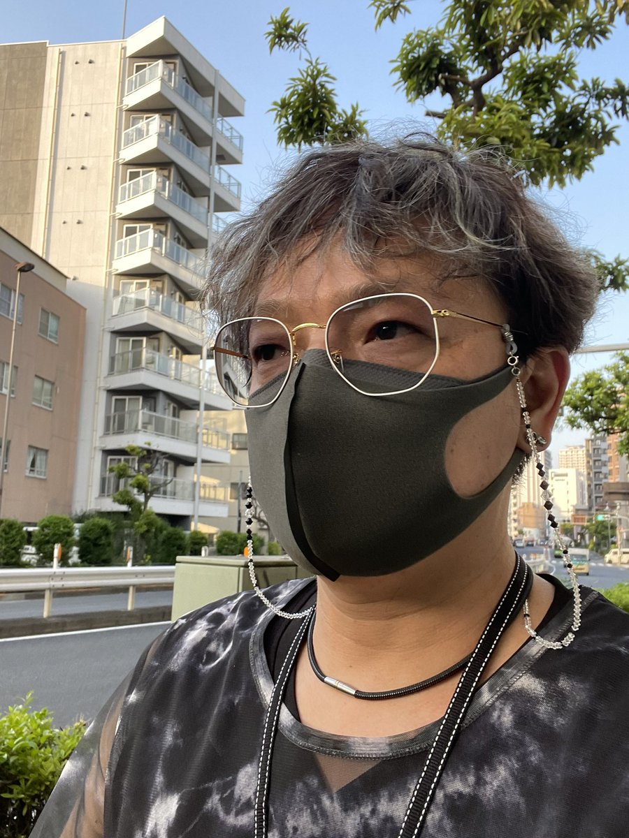 PaniCrew_Tomo's tweet photo. 舞台「オオカミの誘惑」無事に幕が開きました。こんなに短期間で同じ映画見まくったことなかったなぁ…
映画を観た人もこの舞台を観た人もどちらもチェックしてもらえたら嬉しいです
舞台こ再演に僕も関われてオオカミと同じ目で優しく作品を見守ります♫ https://t.co/0ENx9CUNVm
