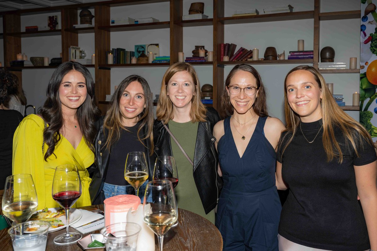 We were so happy to meet and chat with some of the brightest minds in GI dietetics 💫 (not all fit in this photo)