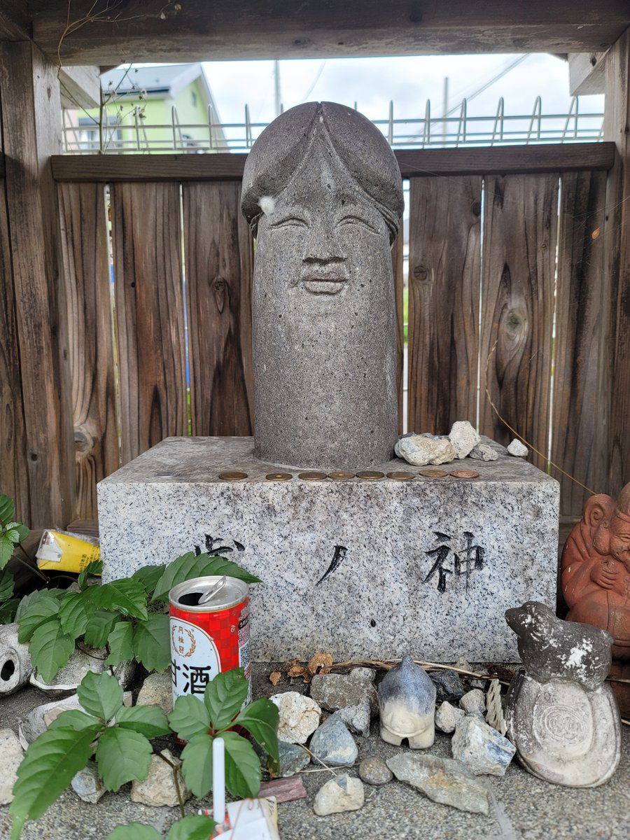 御神体　祠 横浜の祠に祀られている歳ノ神。