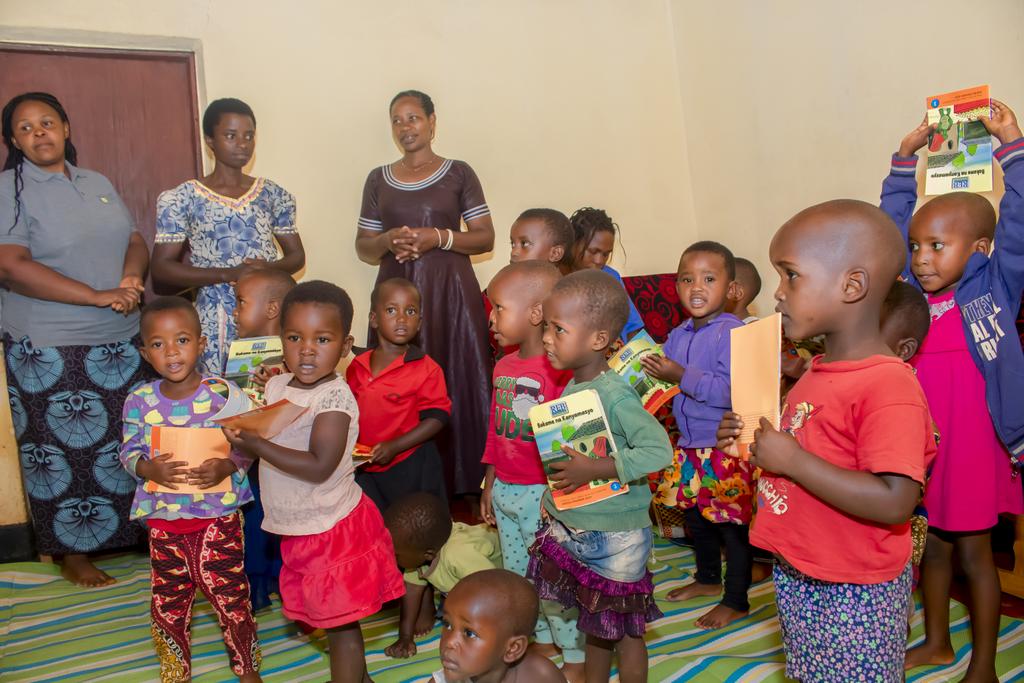 VisitKirehe's tweet photo. #Secondday #RwandaChild
"urugo mbonezamikurire,umusingi w'ubuzima bw'umwana". #ECDWEEK @KireheDistrict @RwandaEast @umuhuzaorg
@rangira @EKGasana @MujaJeanne @iassumpta @MadeleineMukes2 @JeanneNhabimana @JanviereMukand4 https://t.co/eMBNoGkglk