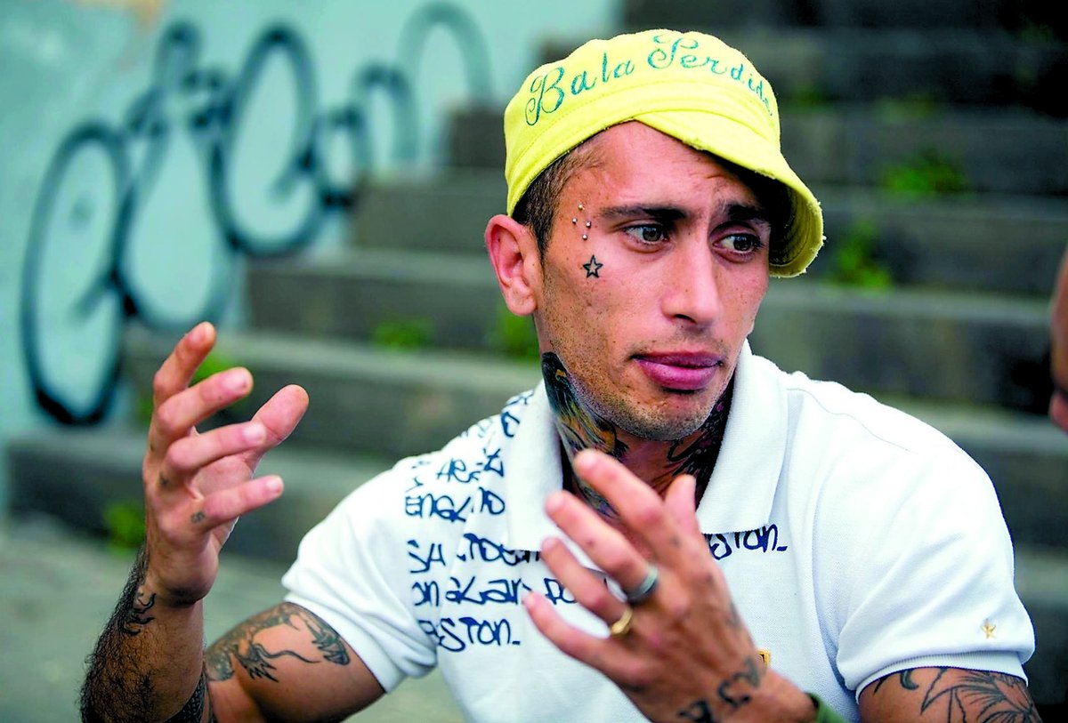 laprovincia_es's tweet photo. 📸🖤 Diez años de la muerte de El Batu

 Se cumplen diez años desde el fallecimiento de 'El Batu', el recordado youtuber canario que dejó una huella imborrable en las redes sociales. José David Delgado Álvarez, conocido como 'El Batu', perdió la vida en Gran Canaria. https://t.co/FMU0VpEDsc