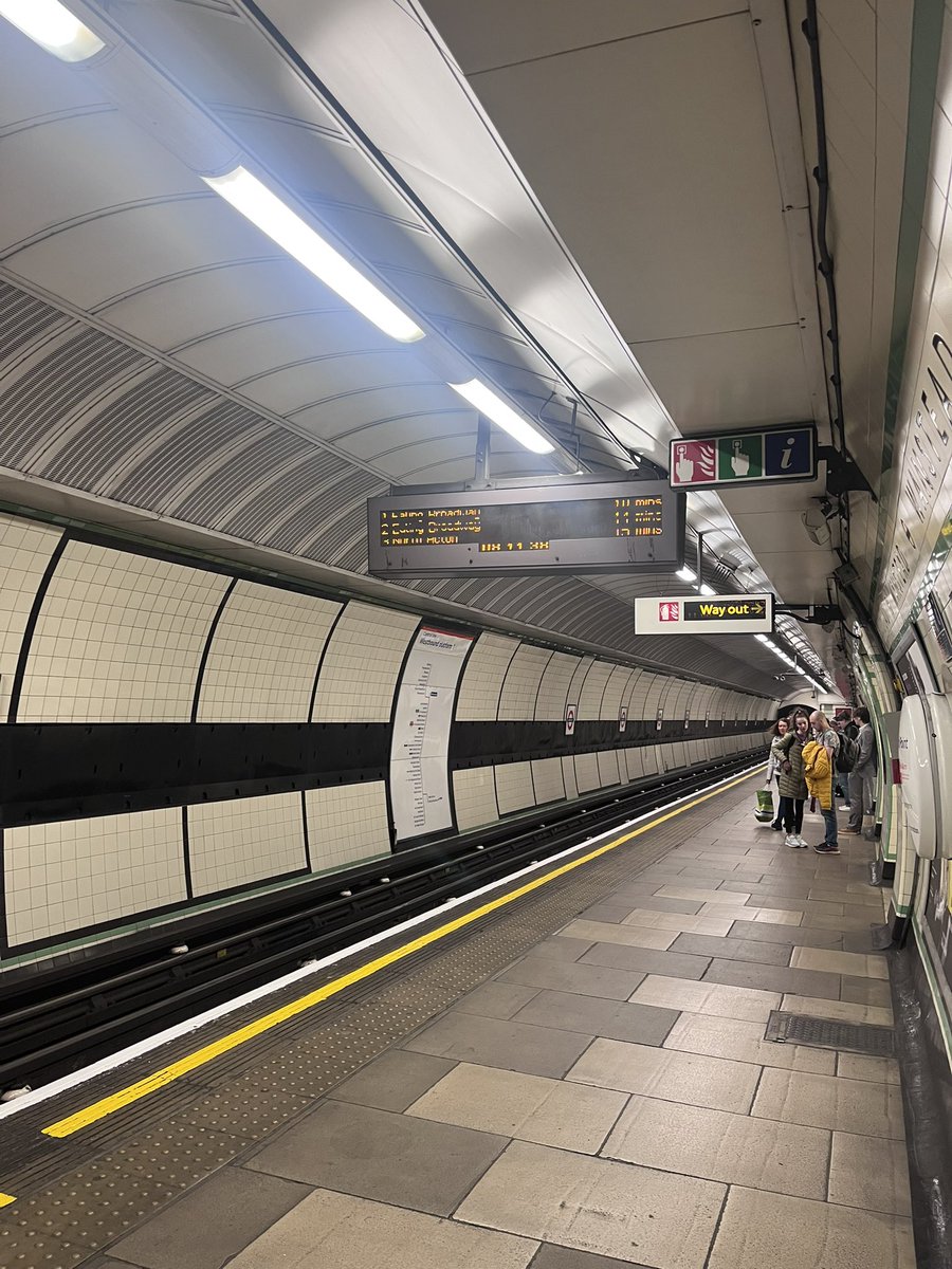 MissClaraT's tweet photo. Apparently this is a good service @tfl rush hour… how hard is it to run the trains every 5 mins at least. https://t.co/BLay3TjqsF