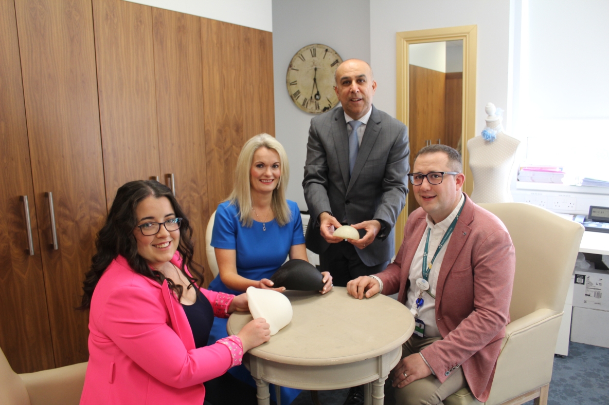 UL's tweet photo. ‘World first’ project creating bespoke breast prostheses for women post-mastectomy in Limerick

The new pilot service aims to improve the quality of life for survivors of breast cancer

Find out more:
https://t.co/aZNH719Hpj
#CancerResearch  #StudyatUL https://t.co/NuJjaKrjlA