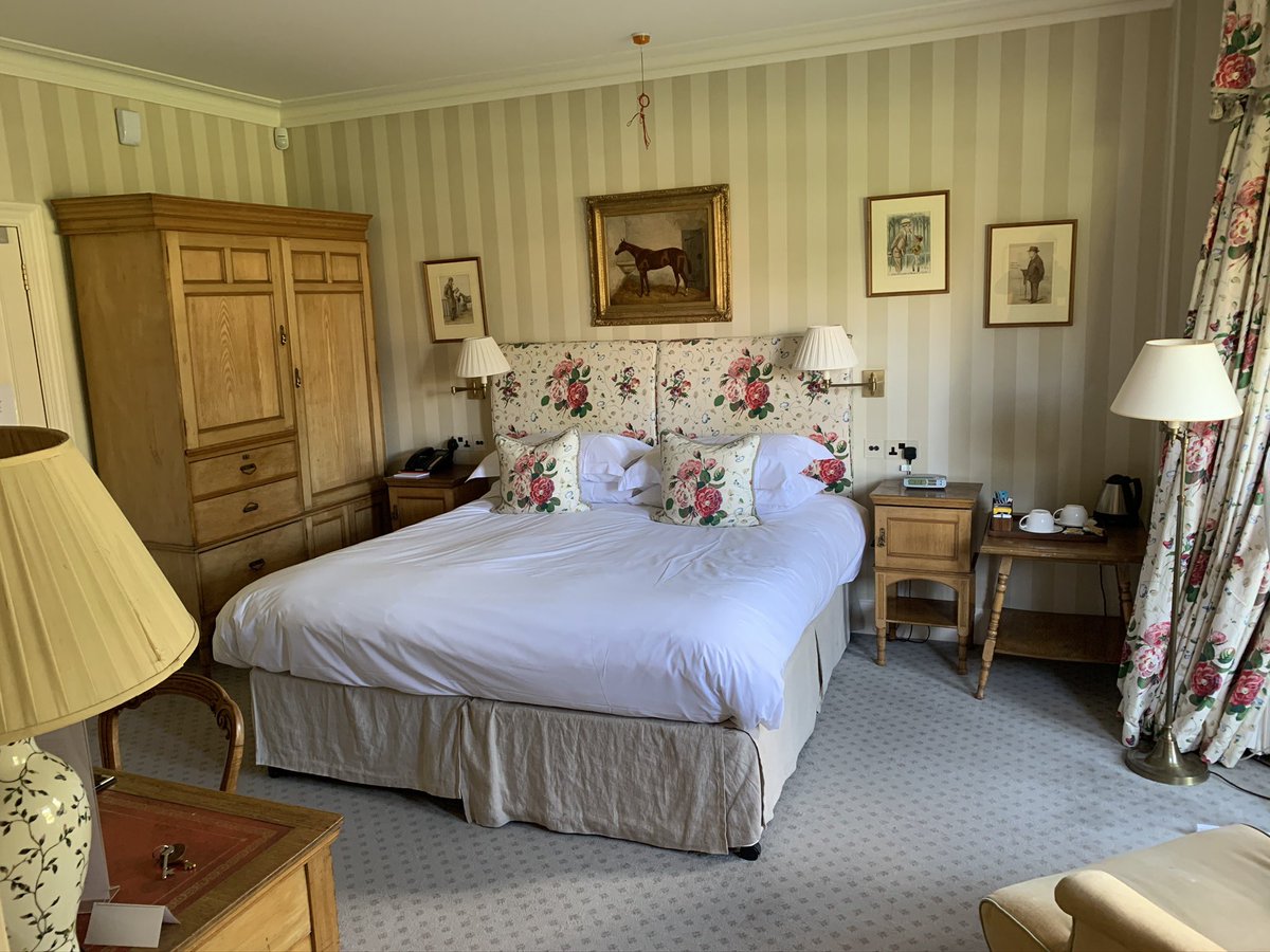 secretbetting11's tweet image. The one and only place to stay when you’re in #newmarket is the great @JockeyClubRooms steeped in so much history #newmarketgallops #gallops #horseracing #Thoroughbred #stables #punter #betting