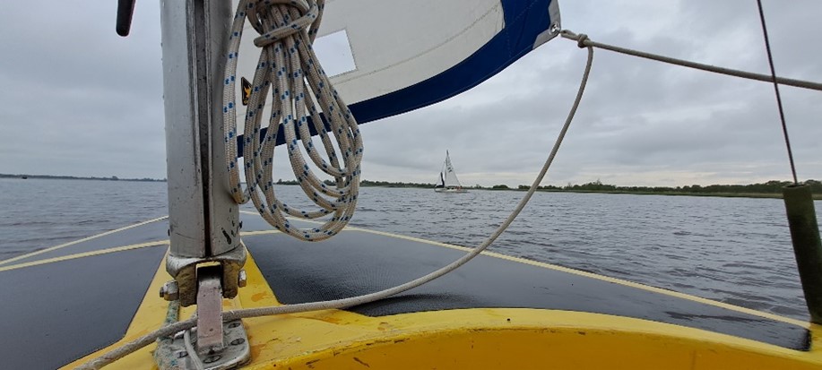 Onze zeilboten liggen alweer in het water en gaan elke donderdagavond de golven van het Burgumermeer weer bevaren😅
vvast.nl