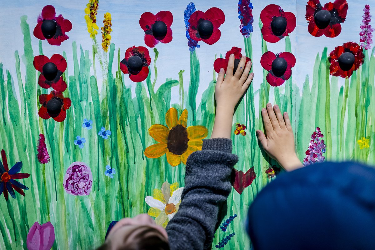 Kunstpalast, Düsseldorf (@kunstpalast) on Twitter photo Nur noch bis zum 21. Mai 2023 habt ihr Zeit im <a href="/NRW_FORUM/">NRW-Forum Düsseldorf</a> mit #DIEKLEINE tolle Werke von über 60 Grundschulklassen zum Thema „Von A-Z und 1-10: Die bunte Welt der Buchstaben und Zahlen“ anzusehen und für euer Lieblingswerk abzustimmen. Kommt vorbei! <a href="/drkeller2020/">Dr. Stephan Keller</a> <a href="/swdag/">StadtwerkeDüsseldorf</a> <a href="/LAMY/">LAMY</a> Nur noch bis zum 21. Mai 2023 habt ihr Zeit im <a href="/NRW_FORUM/">NRW-Forum Düsseldorf</a> mit #DIEKLEINE tolle Werke von über 60 Grundschulklassen zum Thema „Von A-Z und 1-10: Die bunte Welt der Buchstaben und Zahlen“ anzusehen und für euer Lieblingswerk abzustimmen. Kommt vorbei! <a href="/drkeller2020/">Dr. Stephan Keller</a> <a href="/swdag/">StadtwerkeDüsseldorf</a> <a href="/LAMY/">LAMY</a>