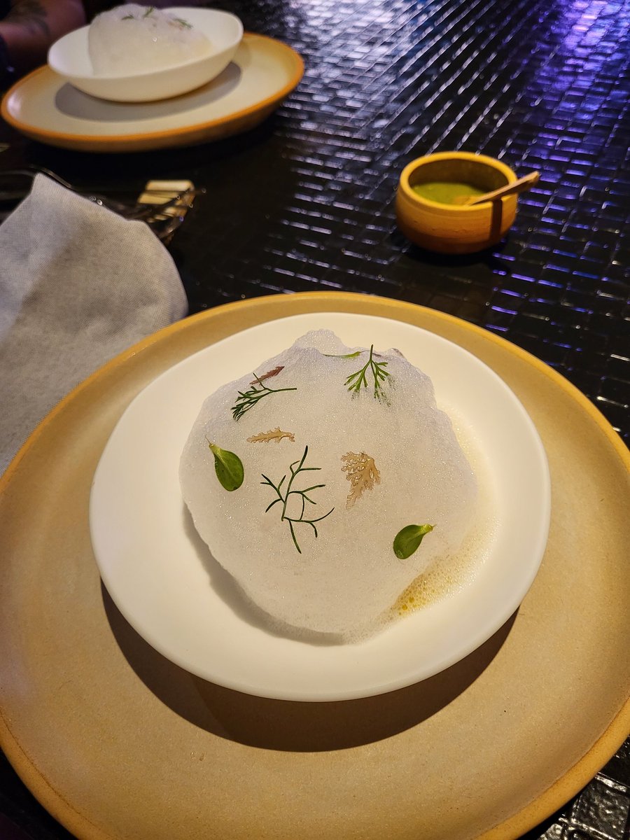 Tfw you're the only guests at a Michelin star restaurant and their are 7 chefs in the kitchen. 😅 If you're ever in Barcelona do yourself a favor and go to come.com.es