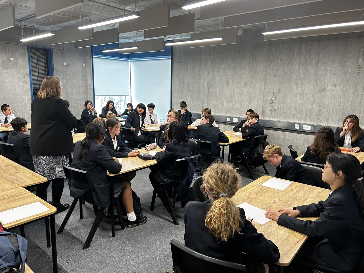 ElthamCarey's tweet photo. Y7 House maths GGGOOOOOOOOOOO!!

What a turnout!

Nathan, Aaron, Brigitta, Siddharth, Rex, Thomas, Nirvana and Ridhi representing the #BlueWave

#attemptgreatthings https://t.co/BYR7Nle78S