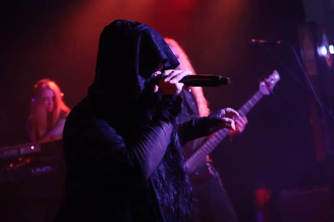 EPIC gig at Jollees in Stoke! Thanks, Dave Fenton, for putting it all together and for looking after us (and <a href="/MrPeachLBD/">Dan Peach</a> for spare guitar strings 😉).
Some stills to keep ya sweet, live footage SOON. 

📷 Lee Fletcher

#music #metalmaenads #metal #industrial