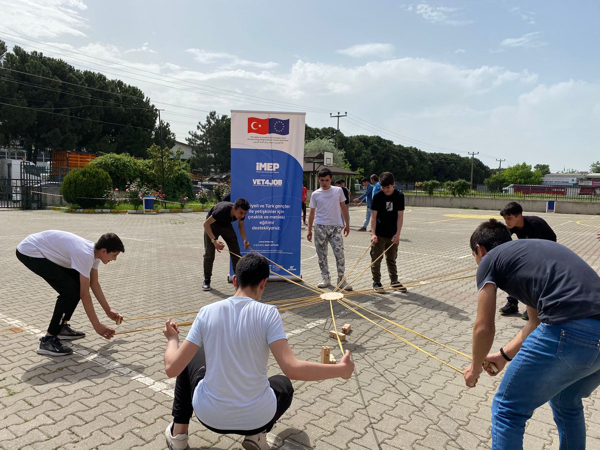 19 Mayıs Atatürk'ü Anma, Gençlik ve Spor Bayramı faaliyetlerimizden   <a href="/IMEP_VET4JOB/">İMEP İstihdam İçin Mesleki Eğitim Programı</a> ile birlikte Gençlik Haftası sporla sosyal uyum etkinliğimiz.
Vatanımızın ümidi ve geleceği genç nesillerimizde...
<a href="/nznsener/">Nazan ŞENER</a>
<a href="/bursailmem16/">Bursa İl Millî Eğitim Müdürlüğü</a> 
<a href="/niluferilcemem/">Nilüfer İlçe MEM</a>
<a href="/HakanBabac/">Hakan Babaç</a> 
<a href="/ersah_sonmez/">Erşah Sönmez</a>