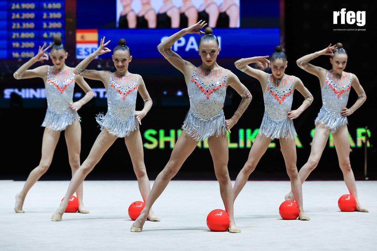 RFEGimnasia's tweet photo. 📸 ¡Ya disponibles las imágenes del conjunto junior en la jornada de clasificación del Campeonato de Europa #Baku2023! ❤️ #TeamESP 🇪🇸 https://t.co/hlsWGTpPhC