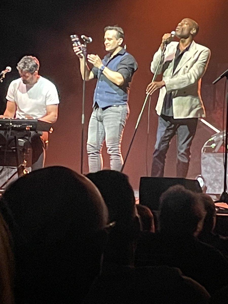 mandy_harman's tweet photo. @officialmatm @SouthendTheatre @NewTheatreOx @paul_kimble Loved it. Such a good night. Thanks all. https://t.co/gEnA0n2Ag6