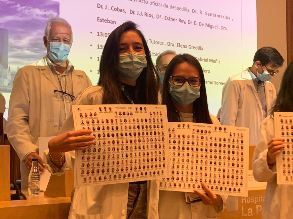 Enhorabuena a nuestras residentes que acaban su formación : <a href="/ireneaguigar/">Irene Aguilera García</a> y <a href="/PamelaBentez7/">Pamela Benítez Valderrama</a> 💪👏👏👏 
Os felicitamos por vuestro excelente trabajo 🤗 y deseamos muchos éxitos!@noemigpvillar <a href="/SamaraPalmaMil1/">Samara Palma Milla</a> <a href="/blecumberri/">Beatriz Lecumberri</a> <a href="/Palomatrasto/">#Patrasto</a> <a href="/DraZapateroL/">Miriam Zapatero Larrauri</a> <a href="/OscarMD88/">Óscar Moreno Domínguez</a> <a href="/elenagps91/">Elena García Pérez de Sevilla</a>