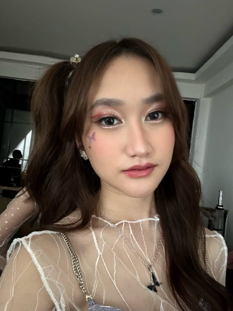 itsme_tyaa's tweet photo. Who made you get into LOV1RST?

Dari awal tau safa udh suka pada pandangan pertama dan di lanjut kagum sm faela krn kepribadiannya

"I opened the door." "I locked it." https://t.co/TSWMVMObHn