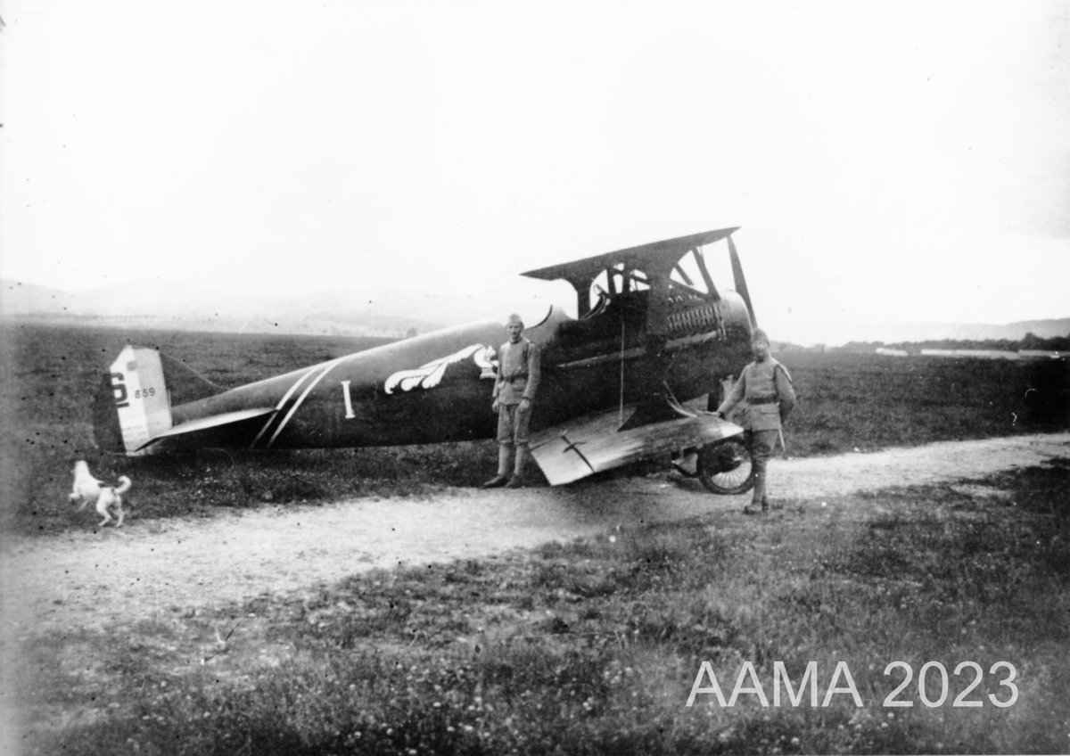 SPAD XX  de la Spa 15. 
1er vol en 08/1918. 300 ex/mois prévus. 95 ex. au total. 
1 Hispano-Suiza 8Fb de 300 cv. 
#avgeeks #WW1 #hispanosuiza 
SPAD XX  of the Spa 15 squadron.
1st flight in 08/1918. 300 u/month planned, 95 copies in total. 
1 Hispano-Suiza 8Fb of 300 hp