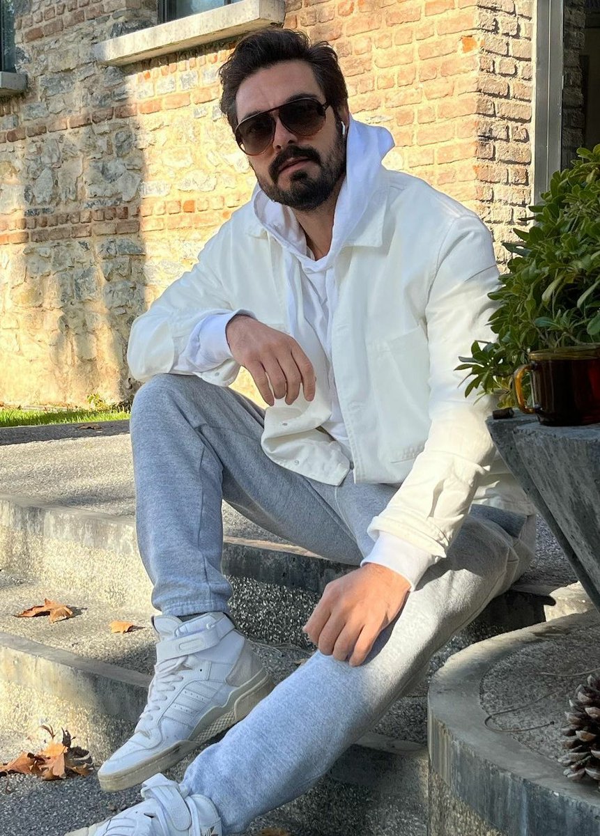 Buenos días ☀️
"I hope beautiful things happen to you, and when they do, I hope you can believe that you are worthy of every single one of them"