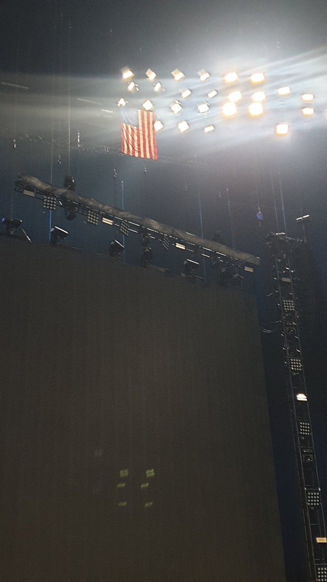 melobay's tweet image. #springsteenontour Bruuuuuce 🥳 #springsteenparis