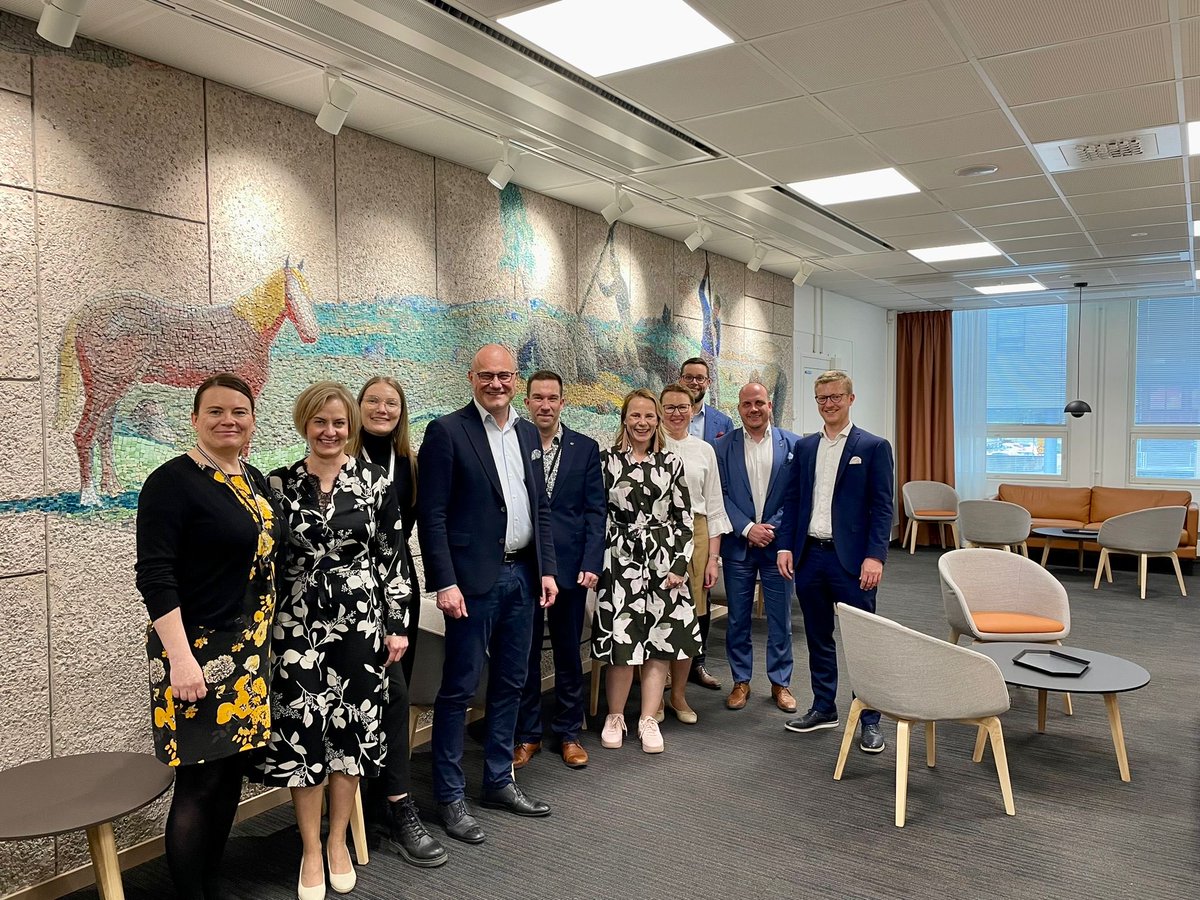 Kiitos ⁦<a href="/Anni_Hiekkanen/">Anni Hiekkanen</a>⁩; ⁦<a href="/KyostiK/">Kyösti Knuuttila</a>⁩ erinomaisesta viestinnän valmennuksesta👍