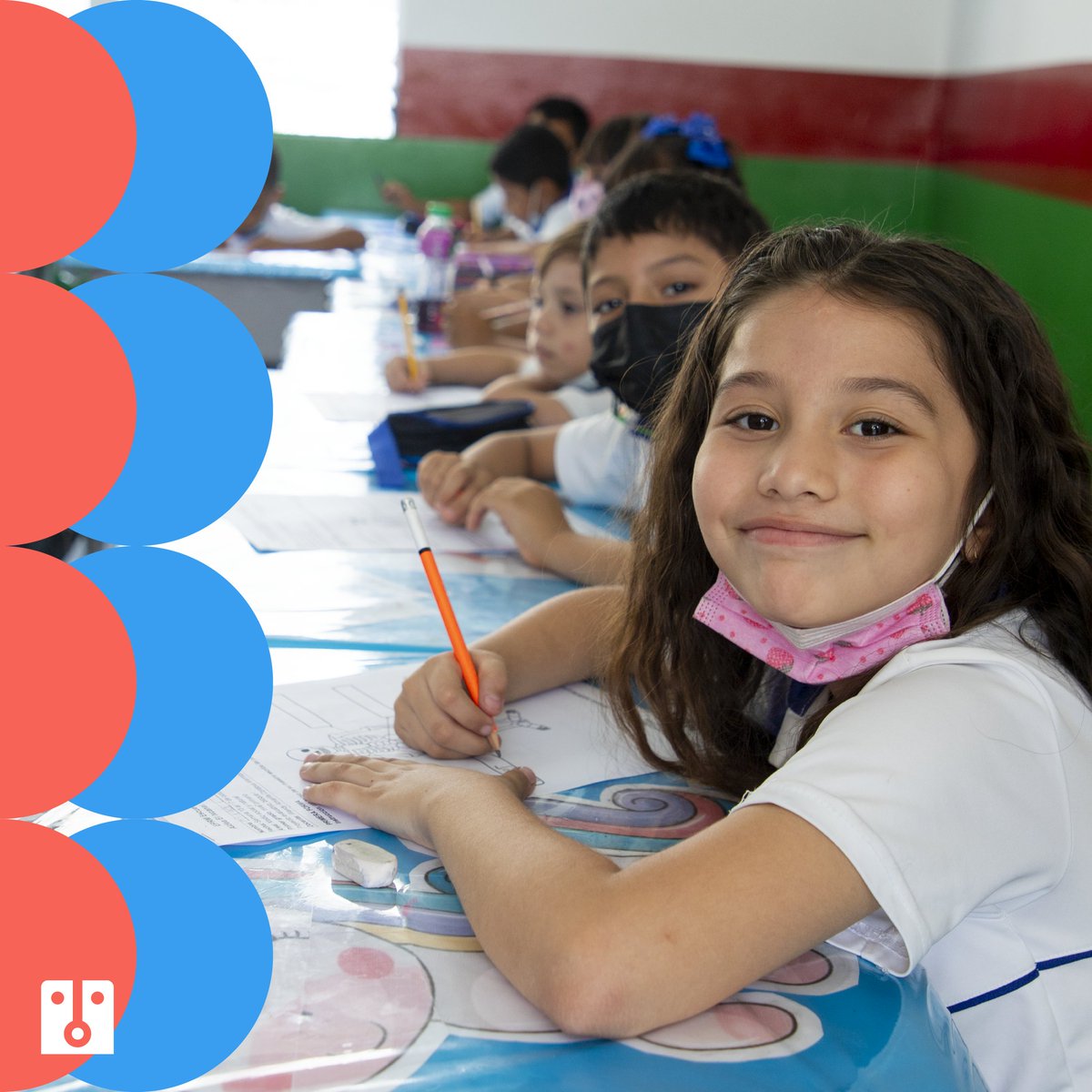 Fund_Adentro's tweet photo. Aprender es un proceso constante que tiene un efecto en el bienestar personal y en la productividad de las y los niños. 🧠✨
-
#fundacionadentro #educacion #somoscultura #aprenderaprender #guatemala #niños #educaciónguate #niñosyniñas #aprendiendo #afinandosueños https://t.co/Qpah152NiW