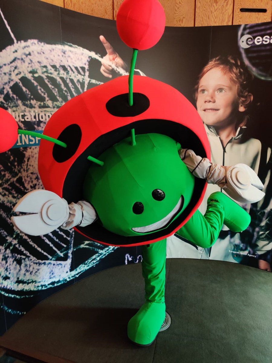 Paxi_ESAKids's tweet photo. All #teachers and #educators, join the ESA Teach with Space Online Conference on 11-12 July! 👨‍🚀 Get inspired by incredible talks from experts, including @esa astronaut @astro_matthias, and discover exciting ways to incorporate #space into #STEM education 🔭https://t.co/CWuHqiceDP https://t.co/HkG0VOb64B