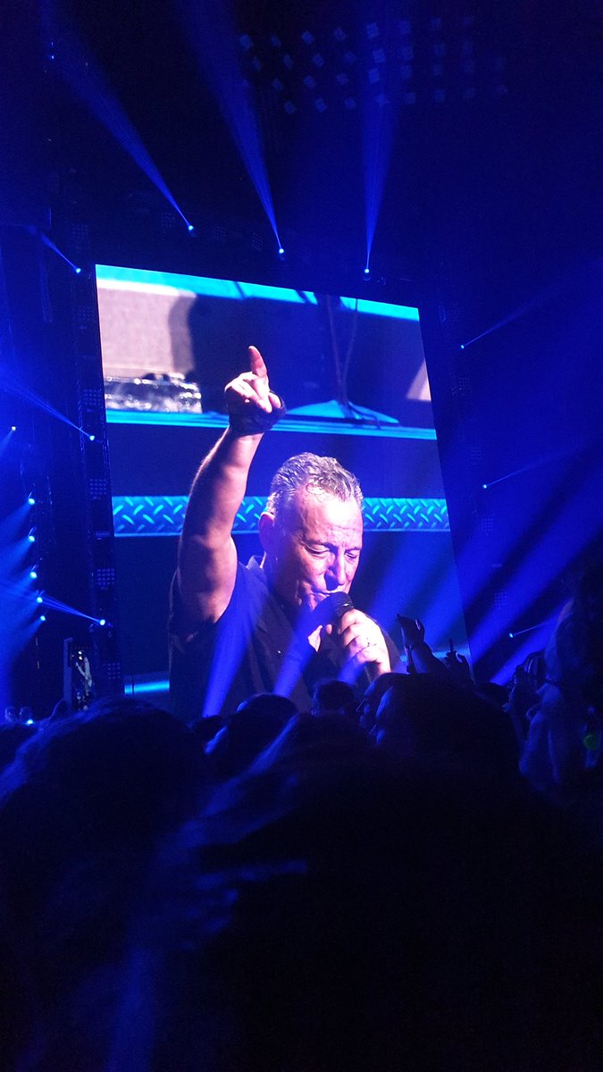 melobay's tweet image. #springsteenparis #SpringsteenTour2023