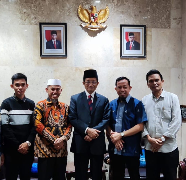 KhSuardi's tweet photo. Silaturahim dengan Prof. Dr. K.H. Nasaruddin Umar (Imam Masjid Istiqlal) dalam agenda bimtek BIB Kemenag. https://t.co/9YaIndkVl5