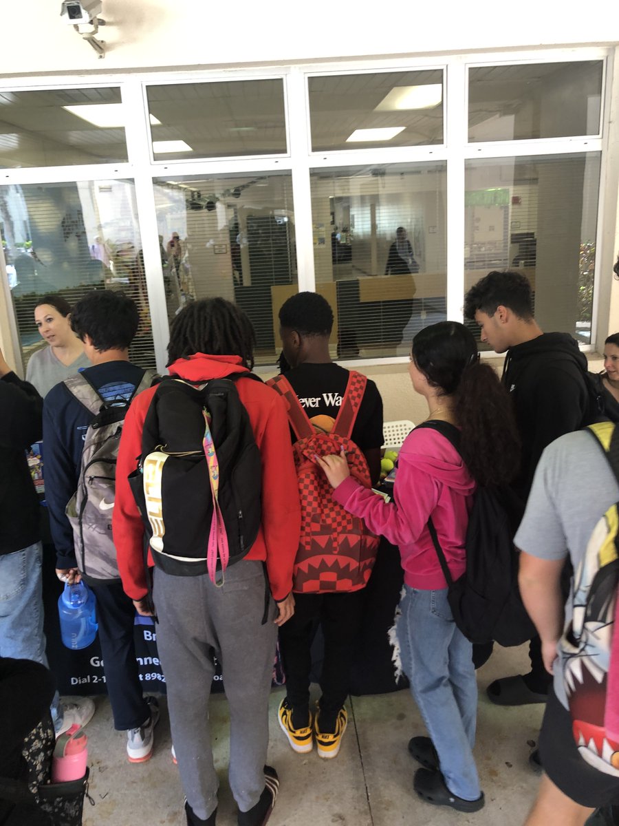 creyes_bcps's tweet photo. This week's collaboration with @211Broward and @ciabcps @FlanaganHS. Did you know that all 988 calls in Broward Co. are routed to 211 Broward? 1 of a handful of crisis call centers in the country is located right here in Broward. https://t.co/VqagHGW85C