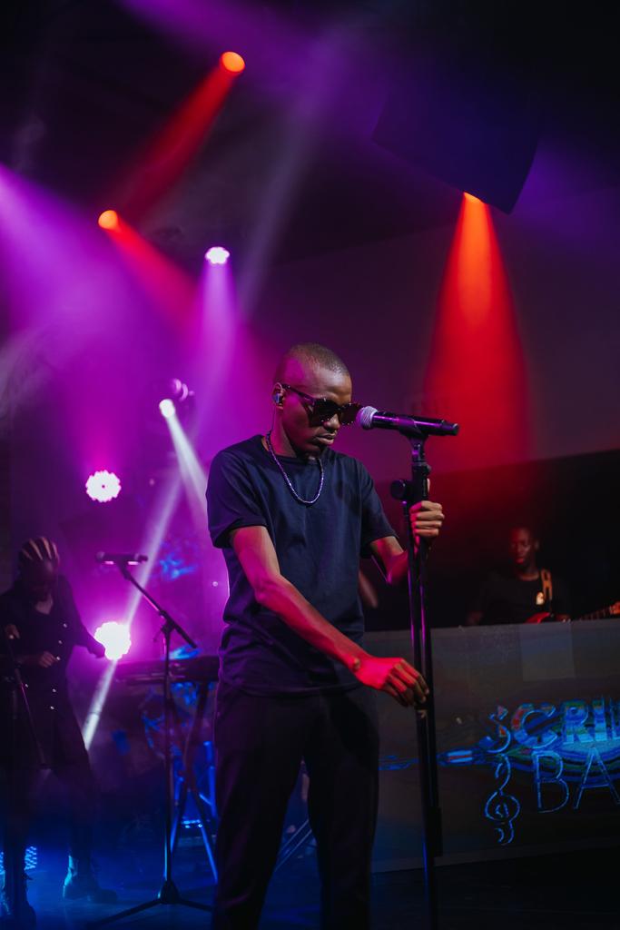 scriptsandbars's tweet image. @mawizaonline shows off his vocal skills singing &apos;It will end in Lobola&apos;

#ScriptsandBars #CreativeAccelerator #Disrupt #vernacular