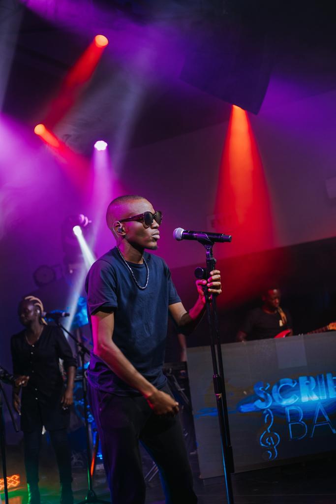 scriptsandbars's tweet image. @mawizaonline shows off his vocal skills singing &apos;It will end in Lobola&apos;

#ScriptsandBars #CreativeAccelerator #Disrupt #vernacular