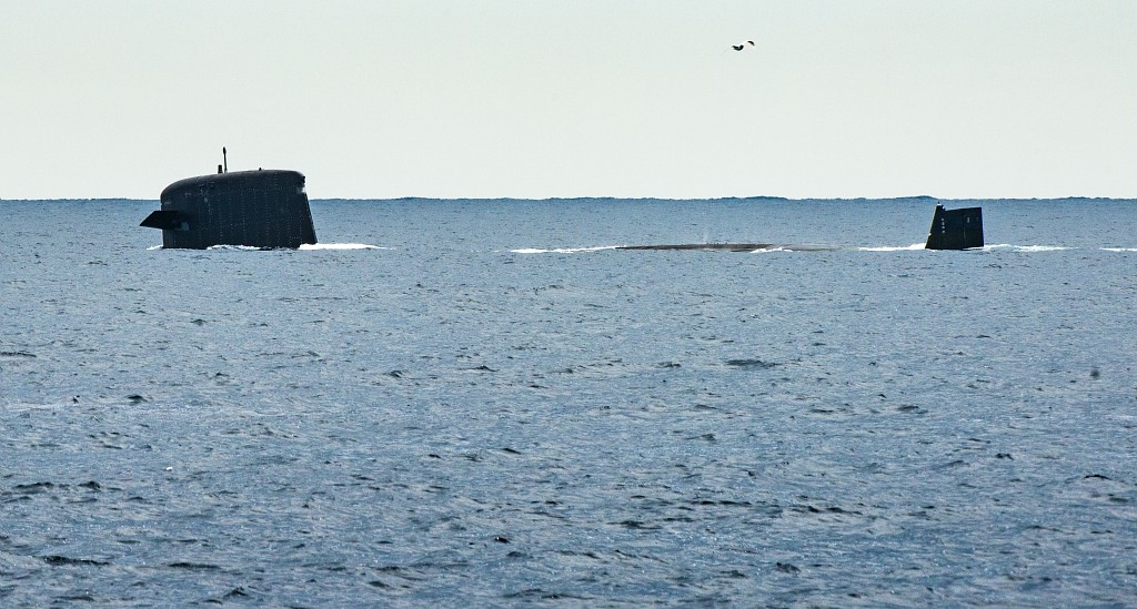 MarineNationale's tweet image. #SQUALE 🦈c'est l’exercice de lutte anti-sous-marine qui s'est déroulé en Méditerranée  pour toujours préparer  nos unités au combat sous la mer. Mené par la FREMM-DA Alsace, la force navale a traqué un sous-marin nucléaire d’attaque (SNA). Zoom sur cet entraînement interallié⤵️