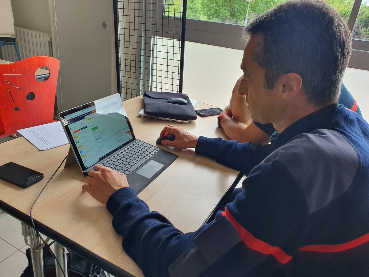 ATLAS_SDIS21's tweet photo. 3ème journée technique de l'année pour les télépilotes et OLAT de l'@ATLAS_SDIS21 !

🗺 La matinée a été consacrée à l'aéronautique (décrets et documents) et à la préparation de vols.

🕹 L'après-midi est dédié au pilotage : en intérieur, en extérieur et sur simulateur. https://t.co/tp0f1umK7O