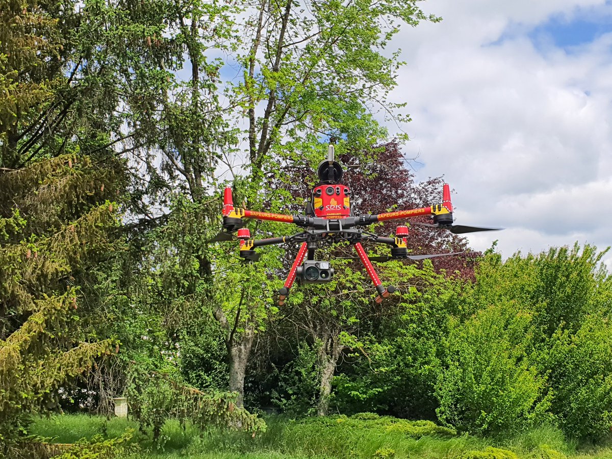 ATLAS_SDIS21's tweet photo. 3ème journée technique de l'année pour les télépilotes et OLAT de l'@ATLAS_SDIS21 !

🗺 La matinée a été consacrée à l'aéronautique (décrets et documents) et à la préparation de vols.

🕹 L'après-midi est dédié au pilotage : en intérieur, en extérieur et sur simulateur. https://t.co/tp0f1umK7O