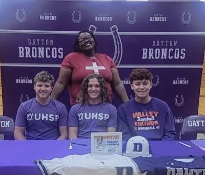 TThompson_AT's tweet photo. Great Young Men moving forward to do great things at the next level!!! Love to see it. #BroncoPride https://t.co/nUEN4jTdSN