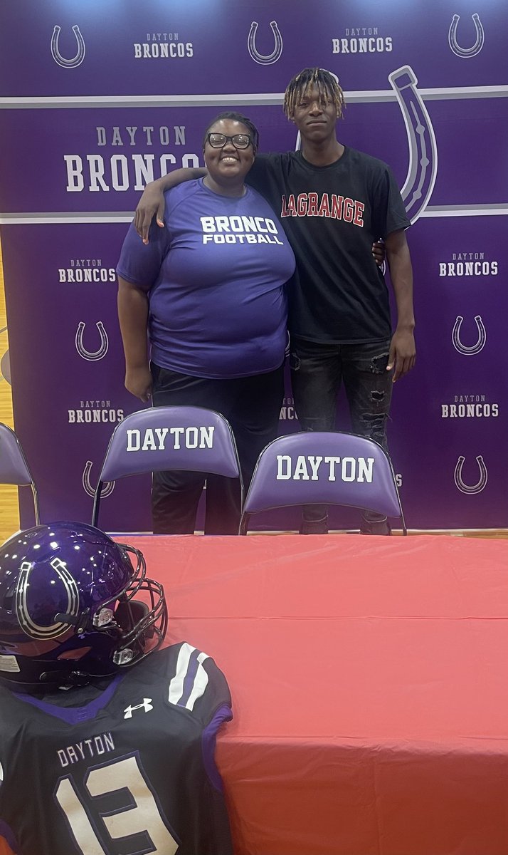 TThompson_AT's tweet photo. Great Young Men moving forward to do great things at the next level!!! Love to see it. #BroncoPride https://t.co/nUEN4jTdSN