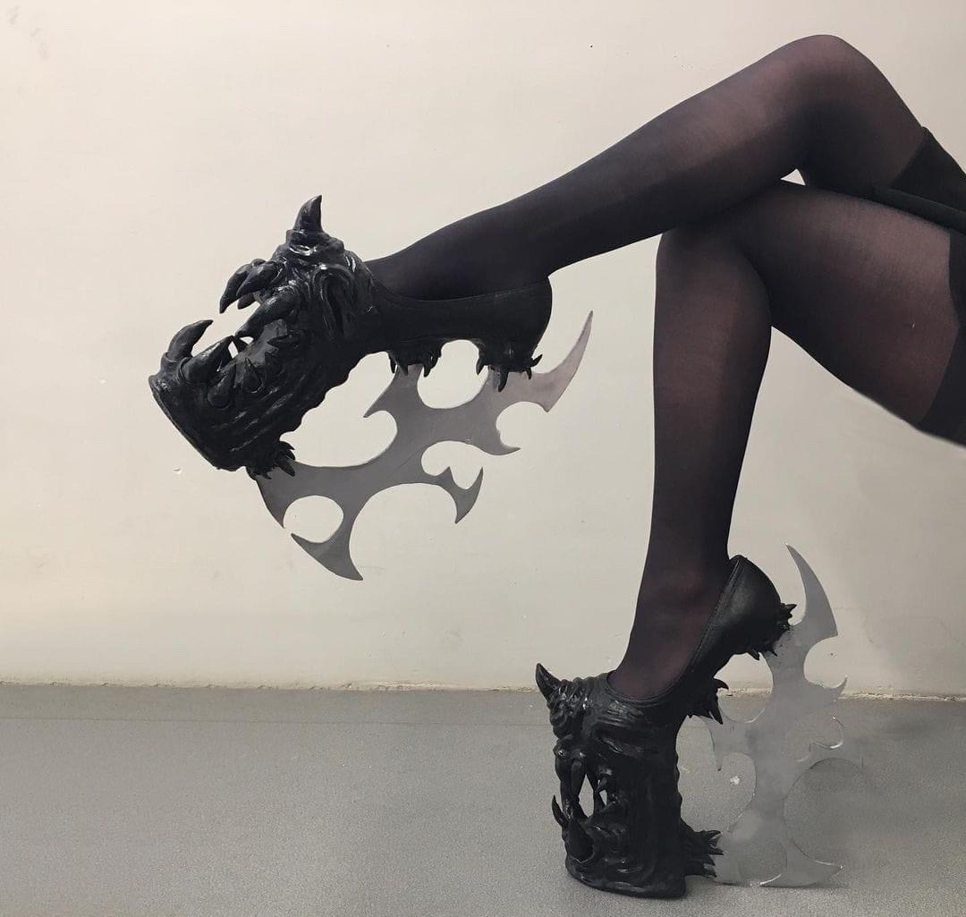 strzyga_demona's tweet photo. monster heels by theo gravelines https://t.co/Mb4ZfK6J6B