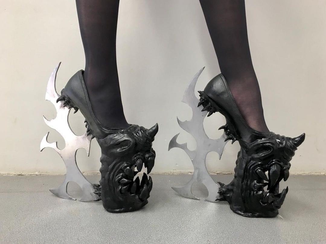 strzyga_demona's tweet photo. monster heels by theo gravelines https://t.co/Mb4ZfK6J6B