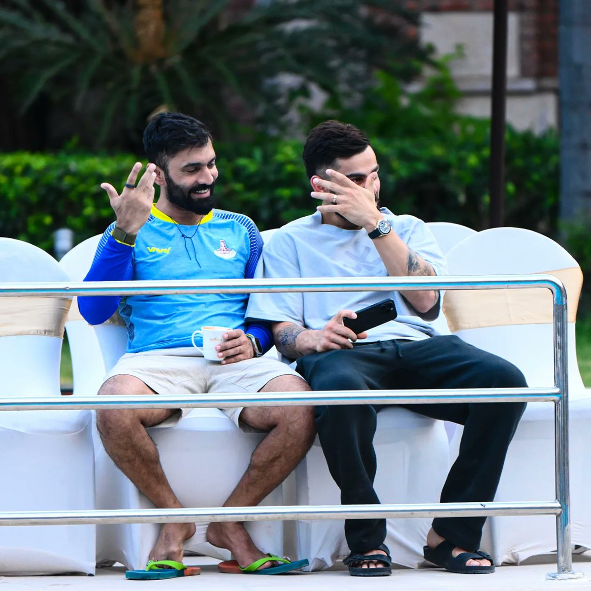 DineshKarthik's tweet photo. Looking at all the cheesy comments 🧀😂 https://t.co/9slwg3RFq7